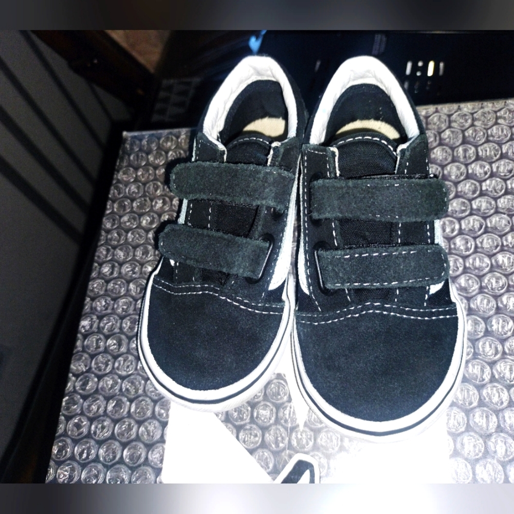 Vans Kids Black Velcro Sneakers